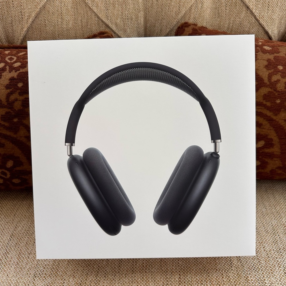 Apple AirPods Max with Smart Case- Midnight